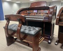 Lowrey SU630 Palladium organ